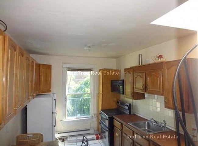 682 Parker St in Boston, MA - Building Photo - Building Photo