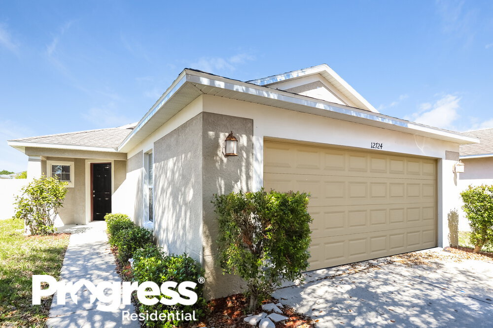 12724 Evington Point Dr in Riverview, FL - Building Photo