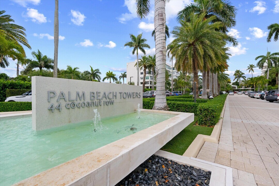 44 Cocoanut Row in Palm Beach, FL - Building Photo