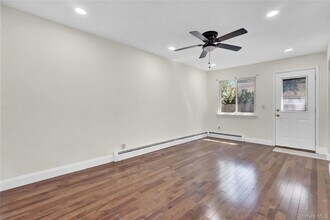 50 Ranch Dr in Shirley, NY - Building Photo - Building Photo