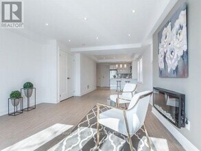 52 College View Ave in Toronto, ON - Building Photo - Building Photo