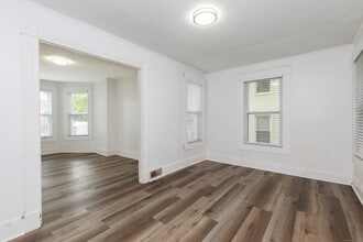 114 Wood St in Waterbury, CT - Building Photo - Building Photo