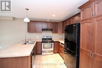 5727 Kalar Rd in Niagara Falls, ON - Building Photo - Building Photo