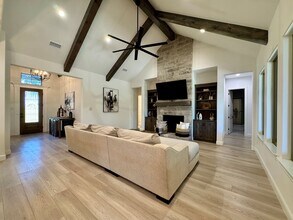 412 Lake Arbor Dr in Weatherford, TX - Building Photo - Building Photo