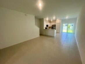 2671 Buttercup Lucine Ln in Ruskin, FL - Building Photo - Building Photo