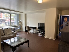 1111 Arlington Blvd, Unit 242 in Arlington, VA - Building Photo - Building Photo