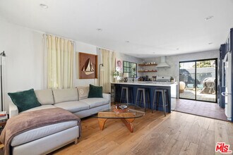 11809 Marshall St in Culver City, CA - Building Photo - Building Photo