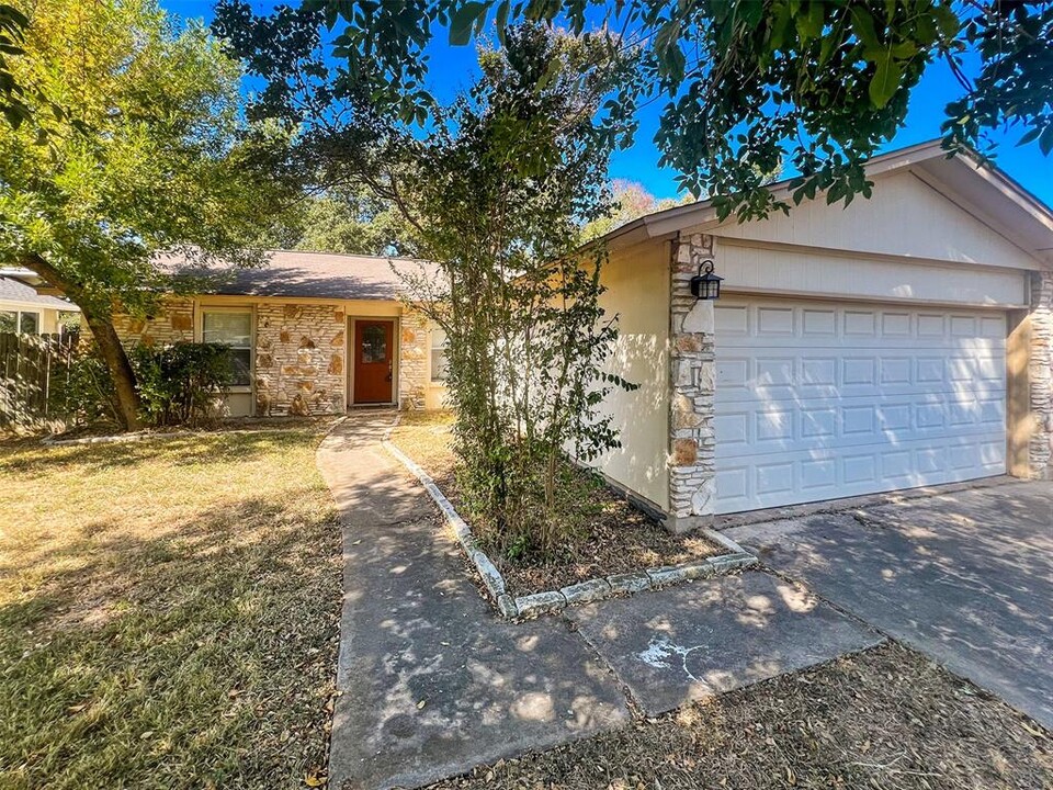 11320 Bristle Oak Trail in Austin, TX - Building Photo