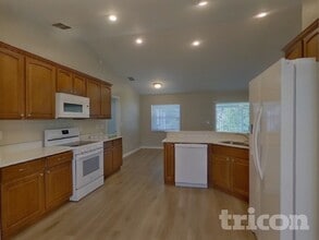 1523 Merrimack Pkwy in Davenport, FL - Foto de edificio - Building Photo