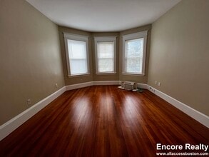 248 Summer St, Unit 2L in Somerville, MA - Foto de edificio - Building Photo