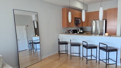 1209 N Charles St, Unit 409 in Baltimore, MD - Foto de edificio - Building Photo