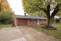 4938 Queensbury Rd in Dayton, OH - Foto de edificio - Building Photo