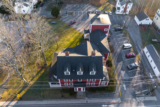 19 Main St in Durham, NH - Foto de edificio - Building Photo