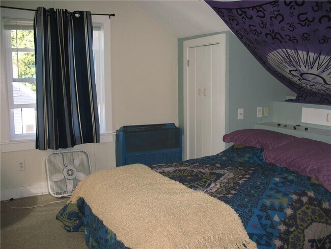 15 Webster St in Newport, RI - Foto de edificio - Building Photo