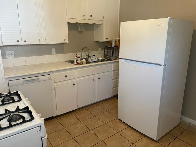 900 N University Blvd in Norman, OK - Foto de edificio - Building Photo