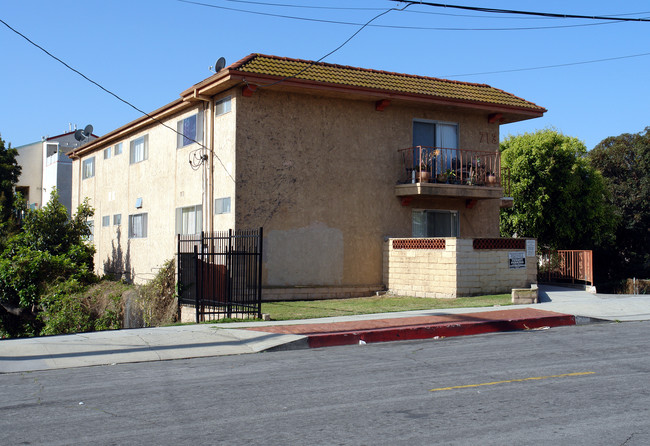 713 Edgewood St in Inglewood, CA - Building Photo - Building Photo