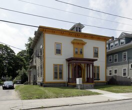 38 Mawney St in Providence, RI - Building Photo - Building Photo