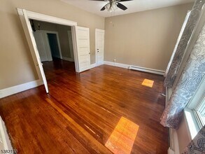 644 Oradell Ave in Oradell, NJ - Building Photo - Building Photo