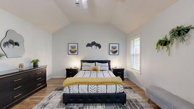 701 Summerglen Dr in College Station, TX - Building Photo - Building Photo