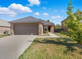 3408 Robin Rd in Ennis, TX - Building Photo