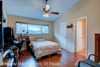 806 W 24th St-Unit -Unit 308 in Austin, TX - Building Photo - Building Photo