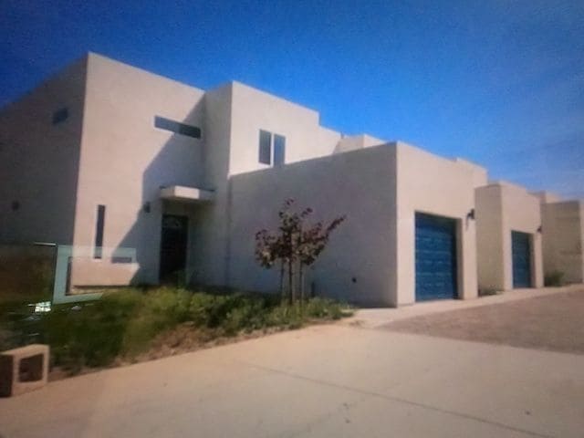 262 E Park Ave in San Diego, CA - Building Photo