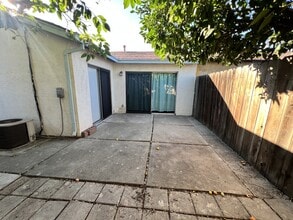 2321 Banyan Way in Antioch, CA - Building Photo - Building Photo