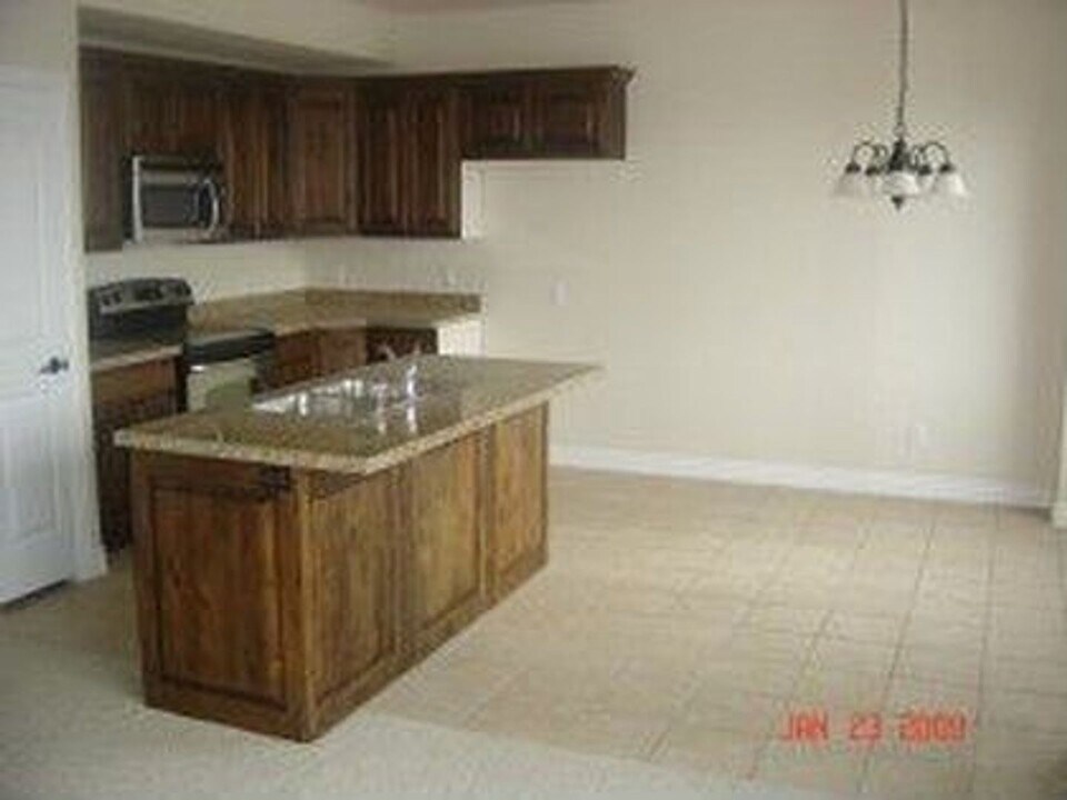 861 W 310 S in Pleasant Grove, UT - Building Photo