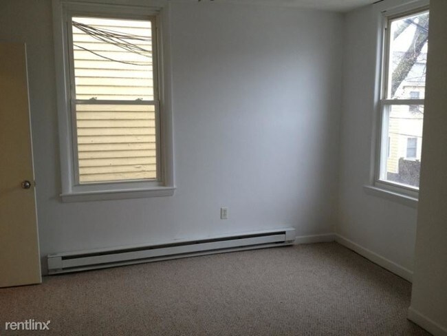 521 Cambridge St-Unit -# 2 in Cambridge, MA - Foto de edificio - Building Photo