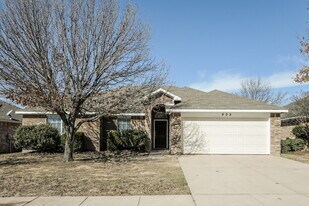 909 Crowder Dr in Crowley, TX - Building Photo