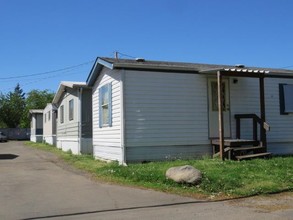 Midway Mobile Home Park in Portland, OR - Building Photo - Other