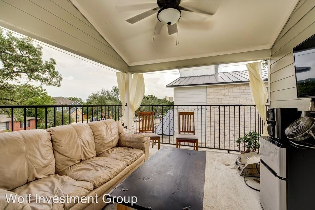 4304 Oaklawn St in Bryan, TX - Building Photo