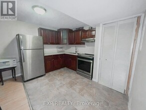 27 Ambercroft St in Markham, ON - Building Photo - Building Photo