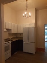 68 Elm St, Unit 1 in Albany, NY - Foto de edificio - Building Photo