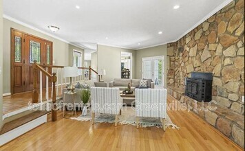 1016 Old Boiling Springs Rd in Greer, SC - Building Photo - Building Photo