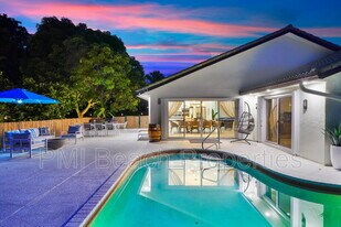 4526 St Andrews Dr in Boynton Beach, FL - Building Photo