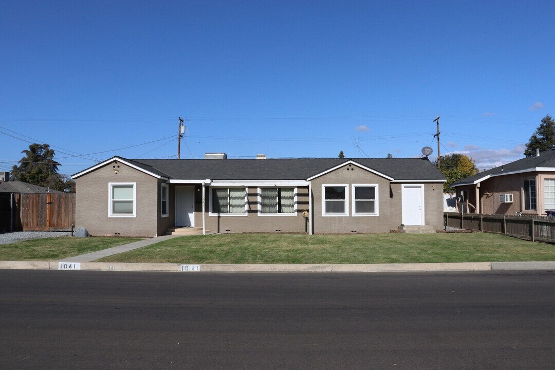 1041 Ventura St in Kingsburg, CA - Building Photo