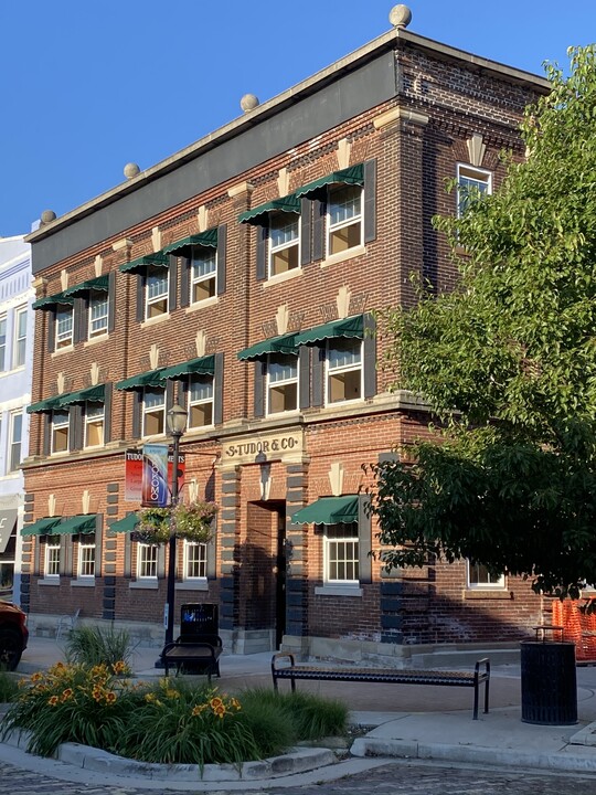 Tudor Apartments in Kokomo, IN - Foto de edificio