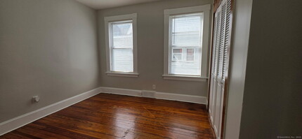 111 Smith St in Bridgeport, CT - Building Photo - Building Photo