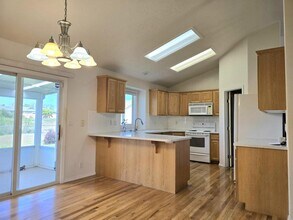 1728 W Greenhead Dr in Meridian, ID - Building Photo - Building Photo