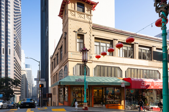 567 Pine Apartments in San Francisco, CA - Foto de edificio - Building Photo