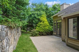 900B Heritage Hls in Somers, NY - Foto de edificio - Building Photo