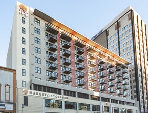 Market City Center in Chattanooga, TN - Foto de edificio - Building Photo