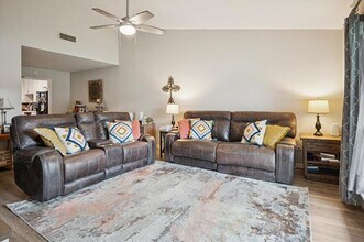 13641 Flagstone Ln in Dallas, TX - Building Photo - Building Photo