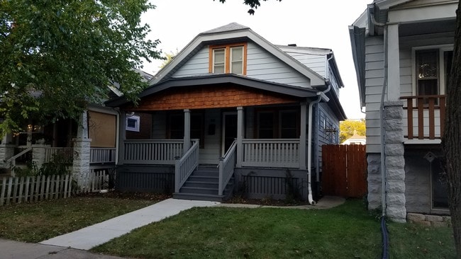 property at 3132 N Weil St
