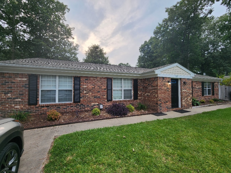 300 Hurdle Dr in Chesapeake, VA - Building Photo