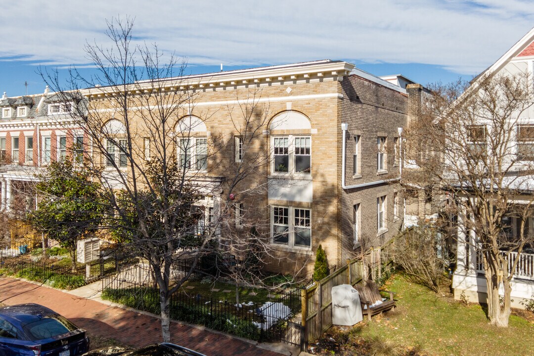 1823 Newton St NW in Washington, DC - Building Photo