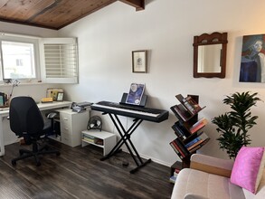 4040 Grand View Blvd, Unit Mar Vista Condo in Los Angeles, CA - Building Photo - Building Photo