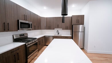 The Manor at Little Falls in Little Falls, NJ - Foto de edificio - Building Photo