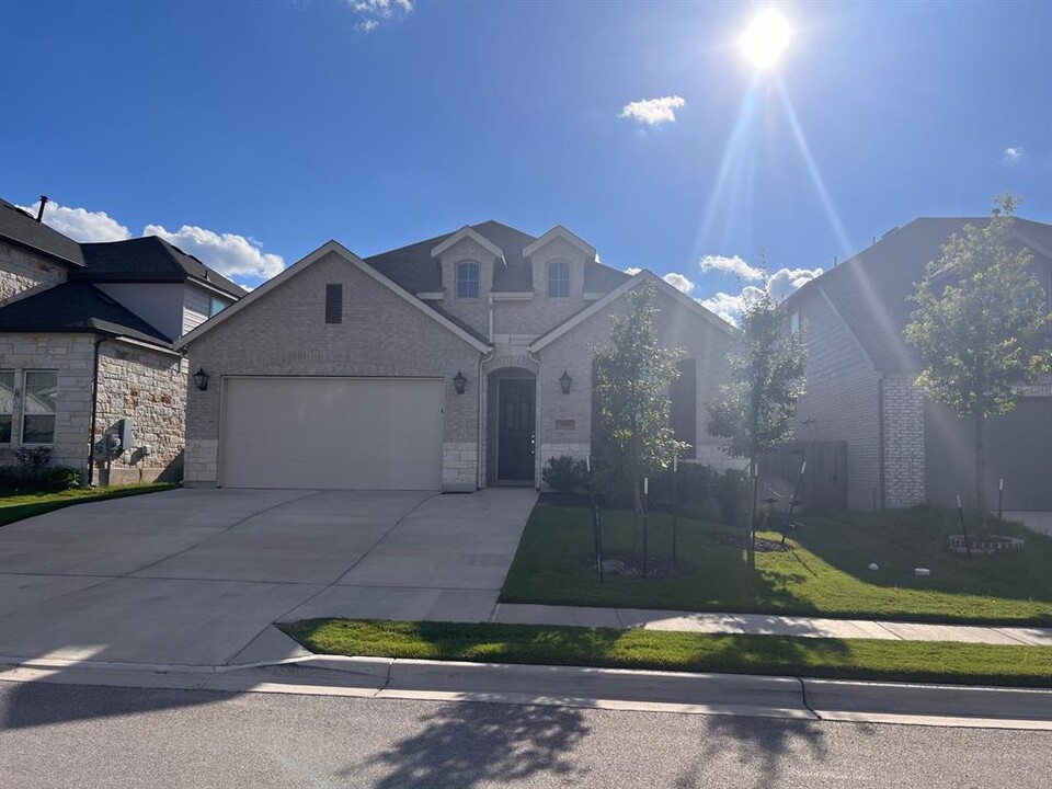 6145 Teodoro Bend in Round Rock, TX - Foto de edificio